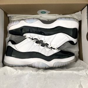 Air Jordan 11 Low Iridescent (used)